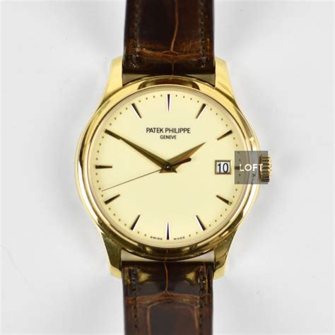 Reloj Calatrava con fecha de oro amarillo 5227J